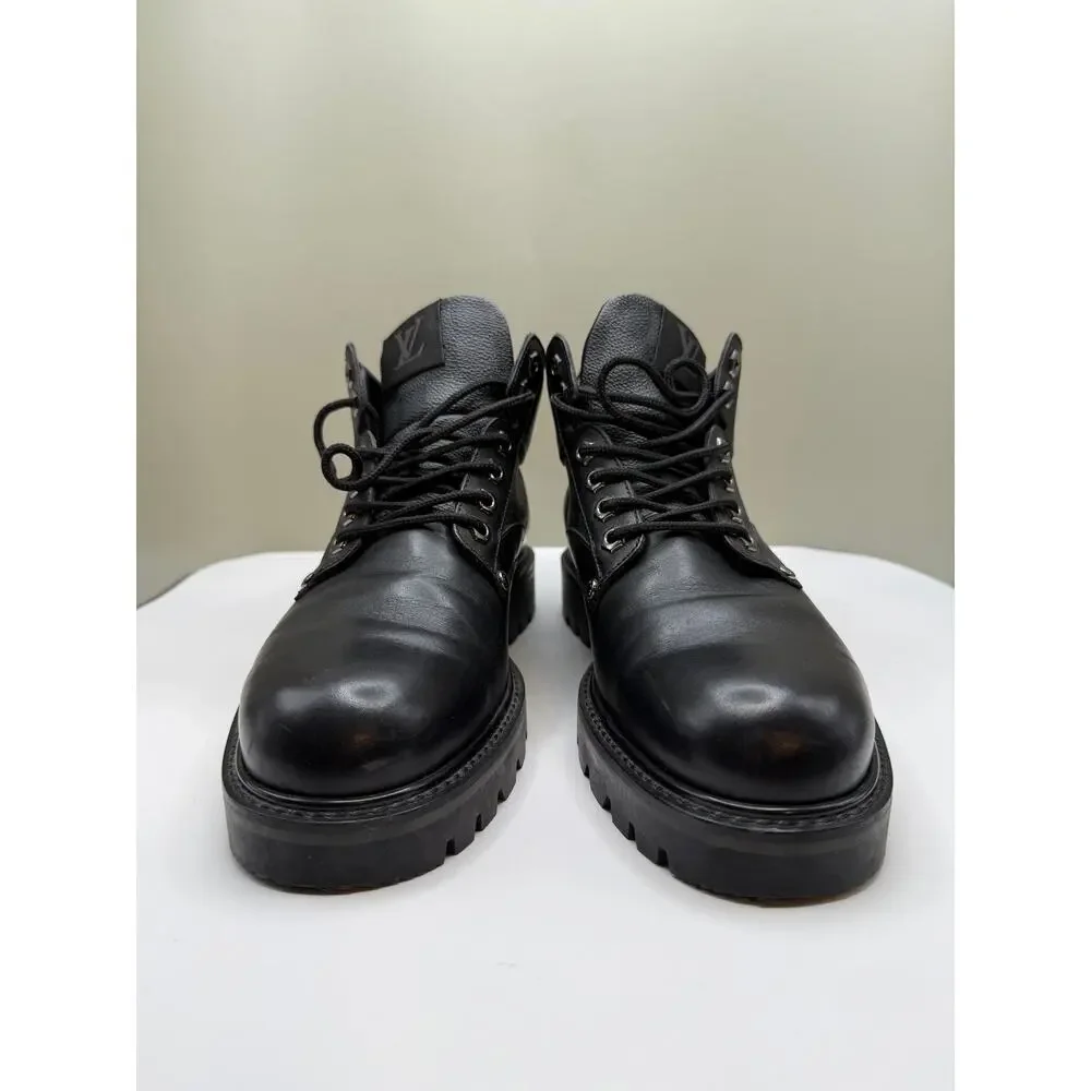 Louis Vuitton Oberkampf ankle boots black leather Mens SZ 7 embossed 